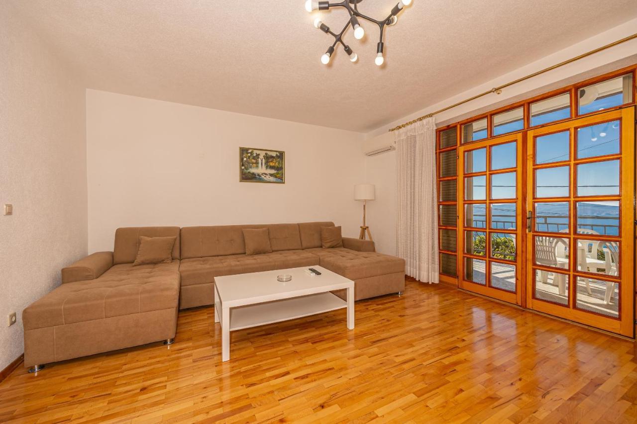 Apartments Francoise Crikvenica Exteriör bild