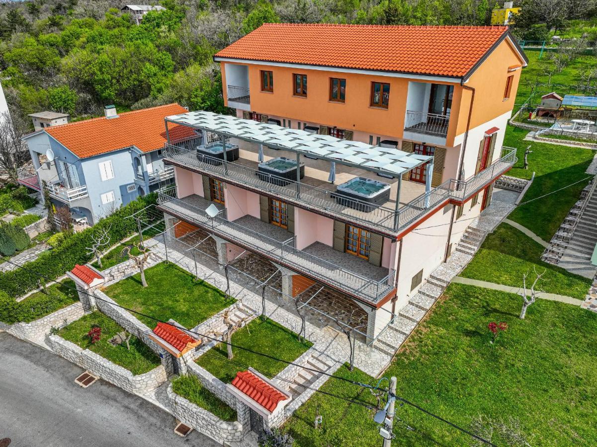 Apartments Francoise Crikvenica Exteriör bild